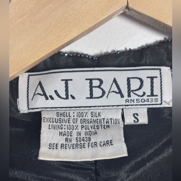 Vintage A.J. Bari Silk Beaded Cropped Jacket – Size Small - Picture 3 of 6